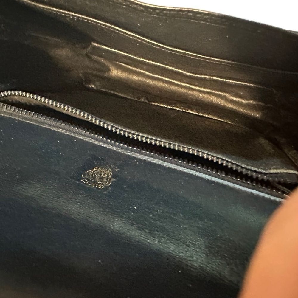 Gucci Black Leather Shoulder Bag with Gold Hardware - Picture 9 of 13